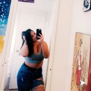 Meet your Posher, Alexia